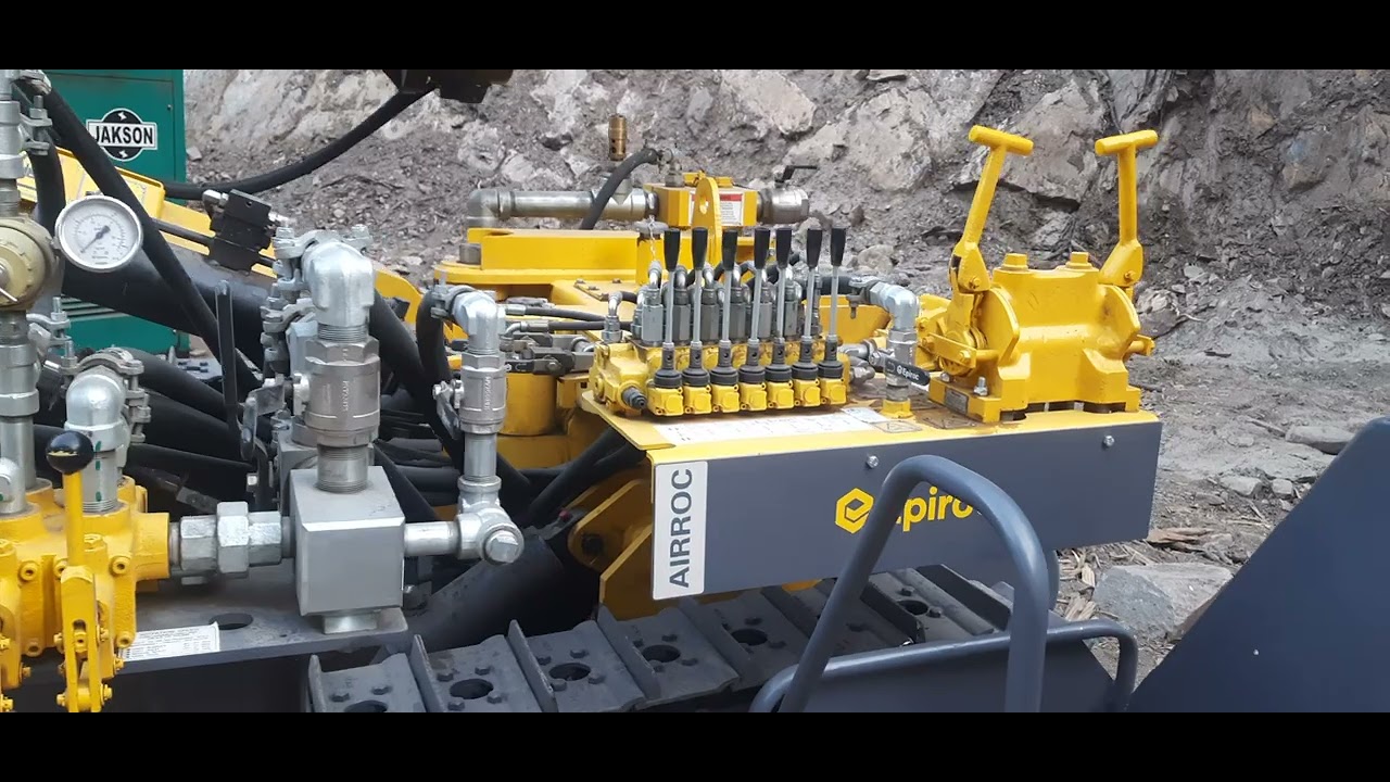 Roc T35 Roc D40 new crawler drilling machine all India working