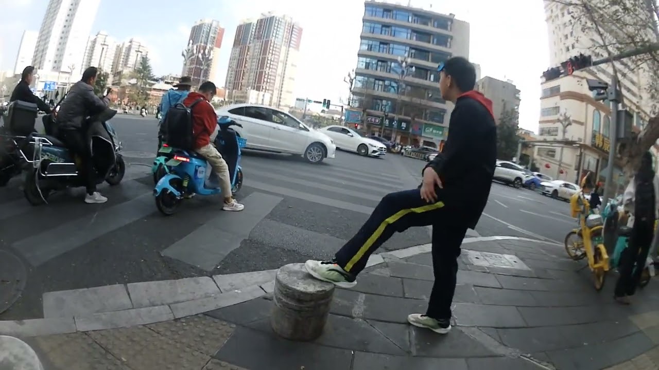 Kunming  — Uncut Walking Through China part 68