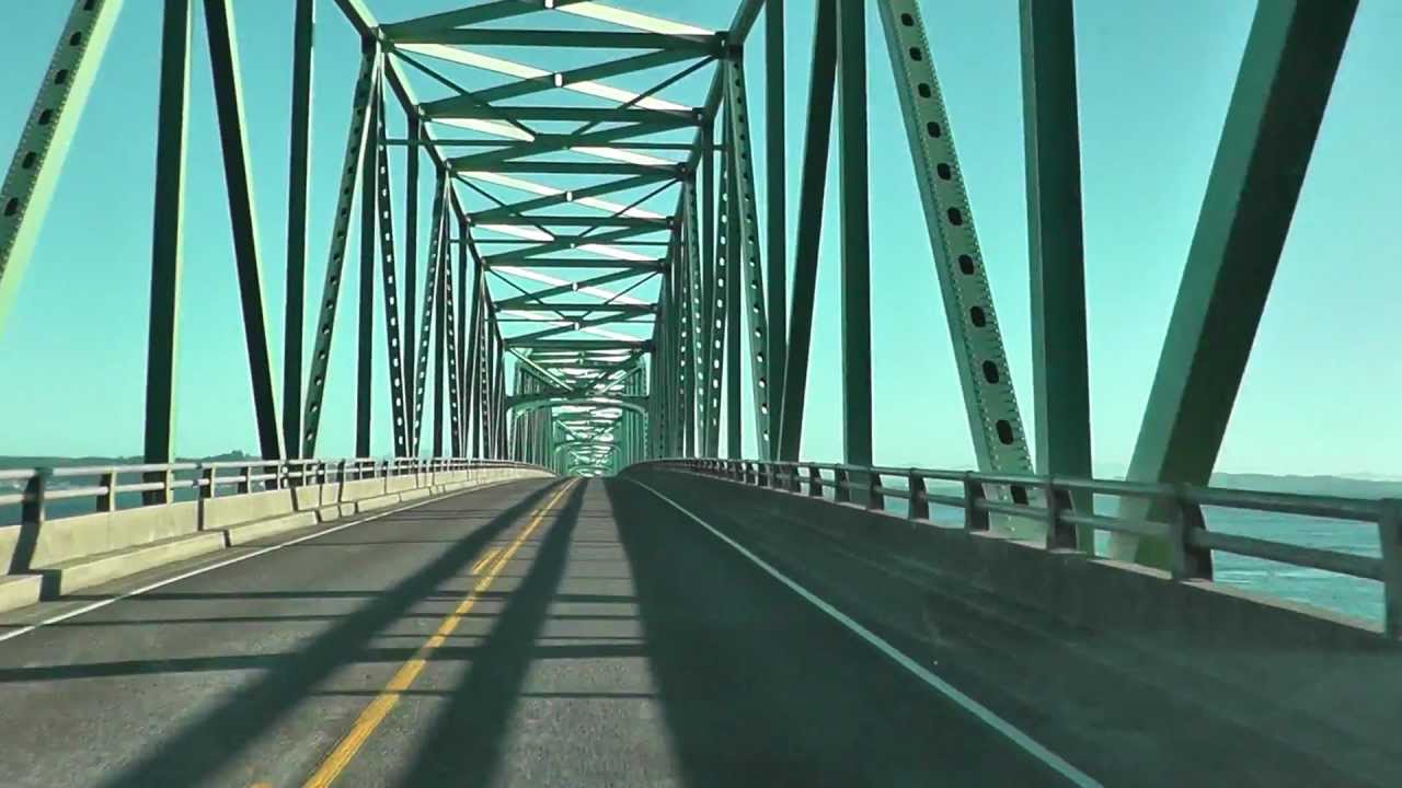 Astoria-Megler Bridge to OREGON (Driving across)
