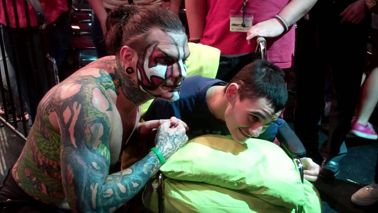 TNA Wrestling fans meet Jeff Hardy at Universal Studios Orlando March 2013