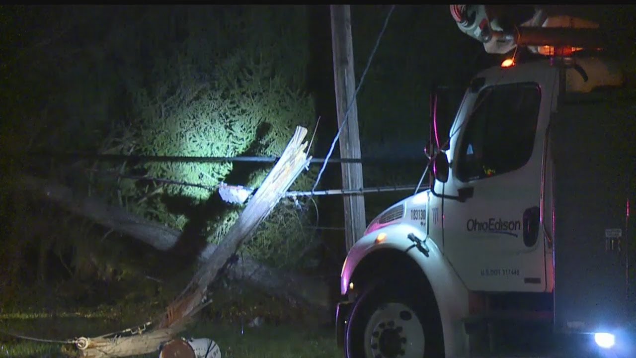 Strong winds take down trees and power through Valley