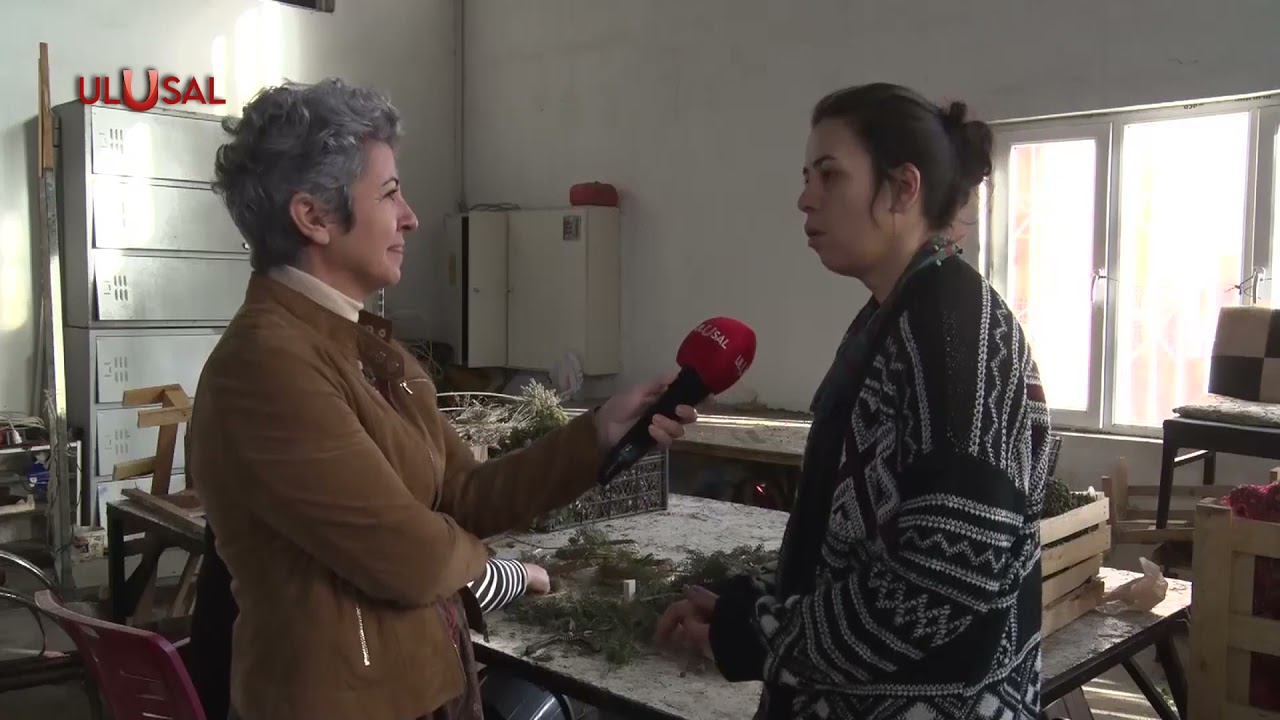 Antalya'da kadınlar Avrupa'ya Noel çelengi hazırlıyor