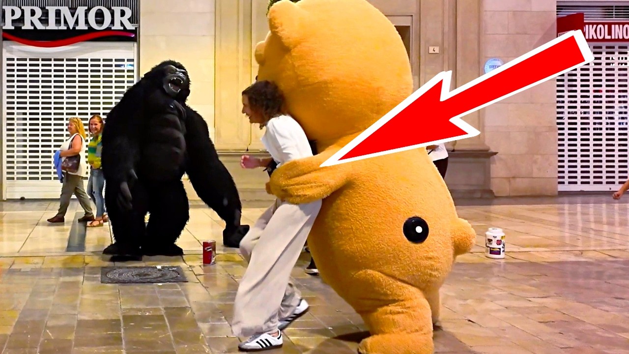 😆 Giant Gorilla & Teddy Bear in the City Center & People’s Reactions 🐻 Funny Street Performers