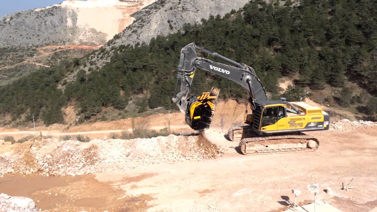The first MB crusher bucket BF135.8 in Turkey crushes marble in Bilecick quarry
