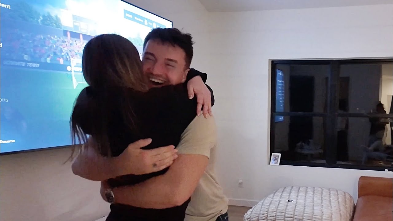She Flew My Sister Across the World to Surprise Me… ❤️