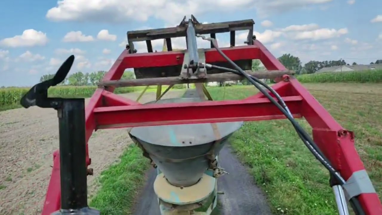 Wapnowanie pól uprawa i awaria rozsiewacza 2024