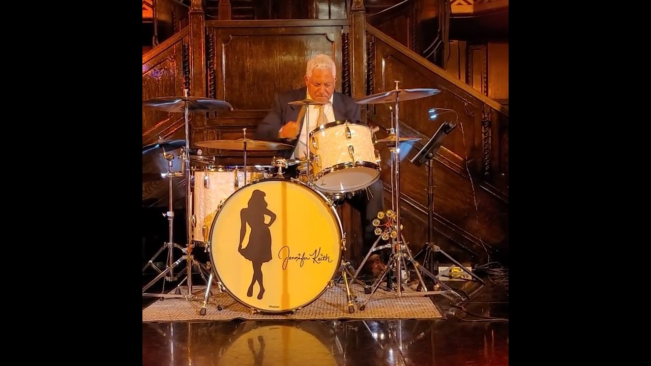 JAZZ DRUM SOLO DONE RIGHT by Jimmy Ford. So cool to see