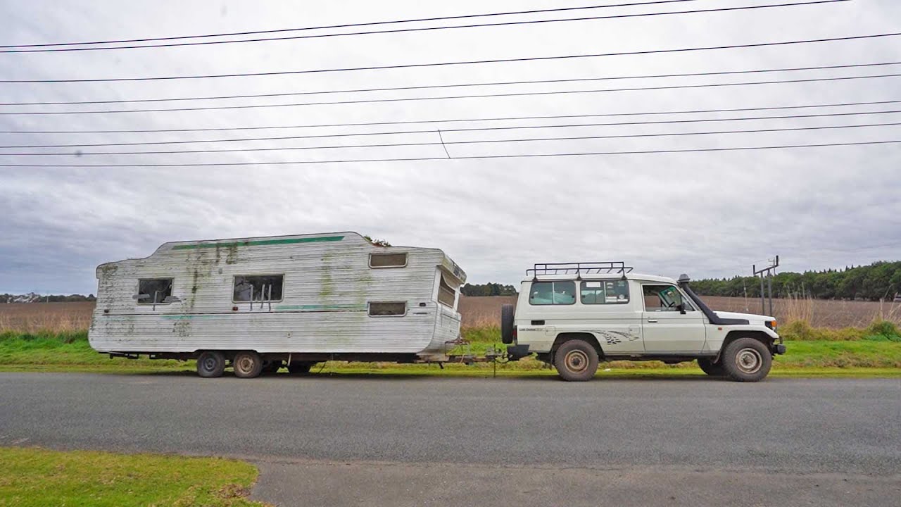 24 Foot Caravan Salvage - Caravan Restoration #1