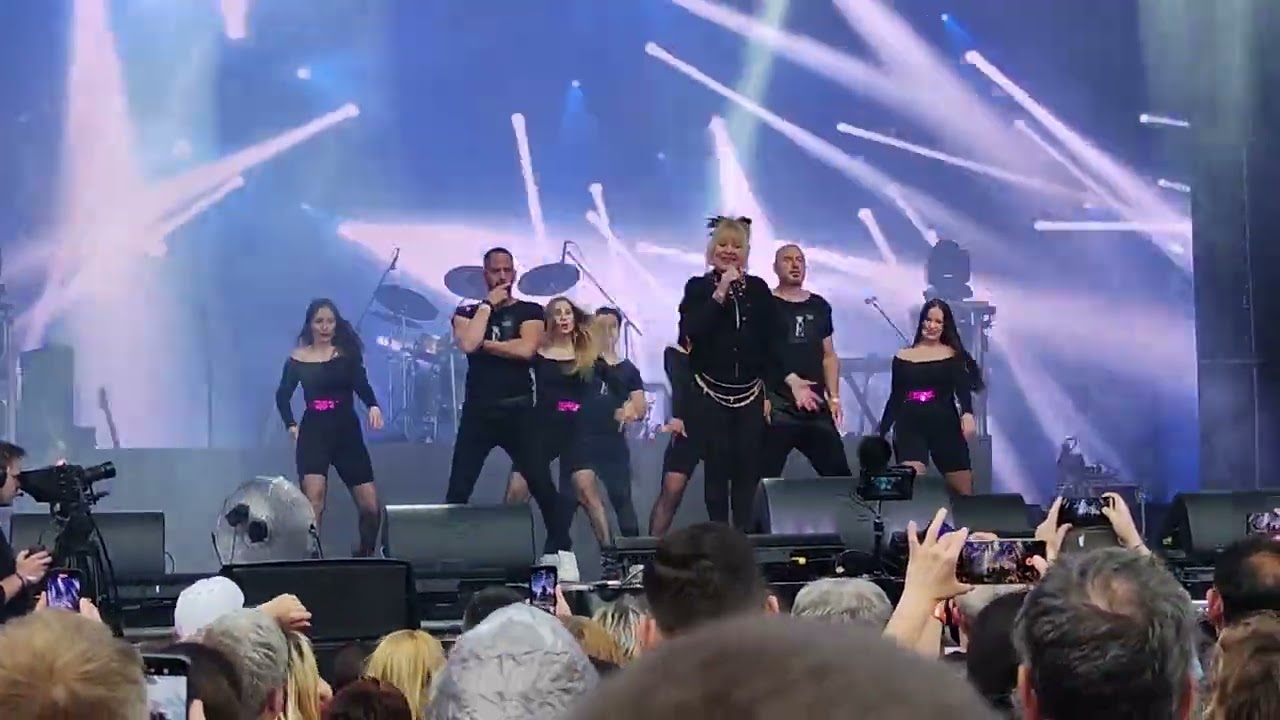 Zoltán Erika - Túl sexy - Csak egy Szerelmes Lány ( Budapest Park, 80s Retrodisco 2023.06.10)