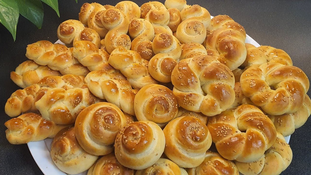لفة الخميرة بعجينة مثل القطن وطعم يجنن للعصريات والمناسبات اروع مايكون الكل حيدعيلك Brioche