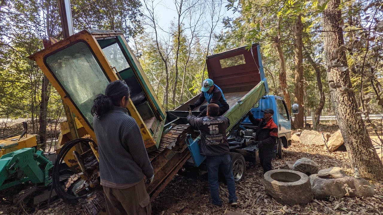 月見山 壊れたユンボをカニクレーンで吊り上げてみた。