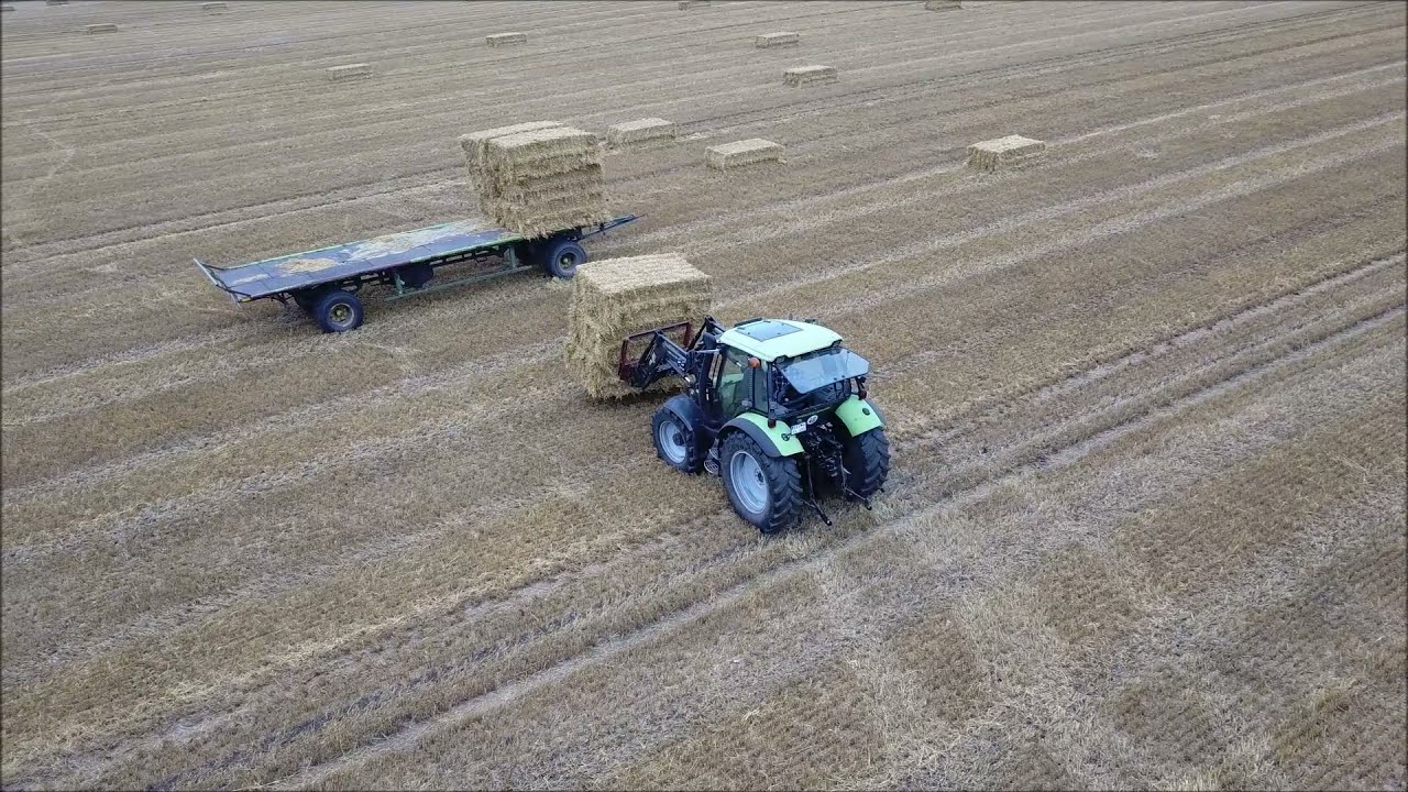 Stroh Ballen Laden 2021 | Deutz-Fahr