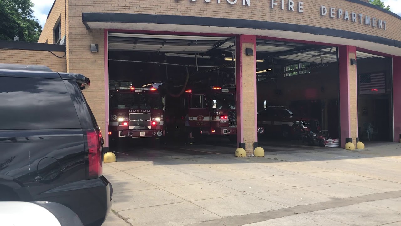 Boston Engine 53 and Ladder 16 Responding