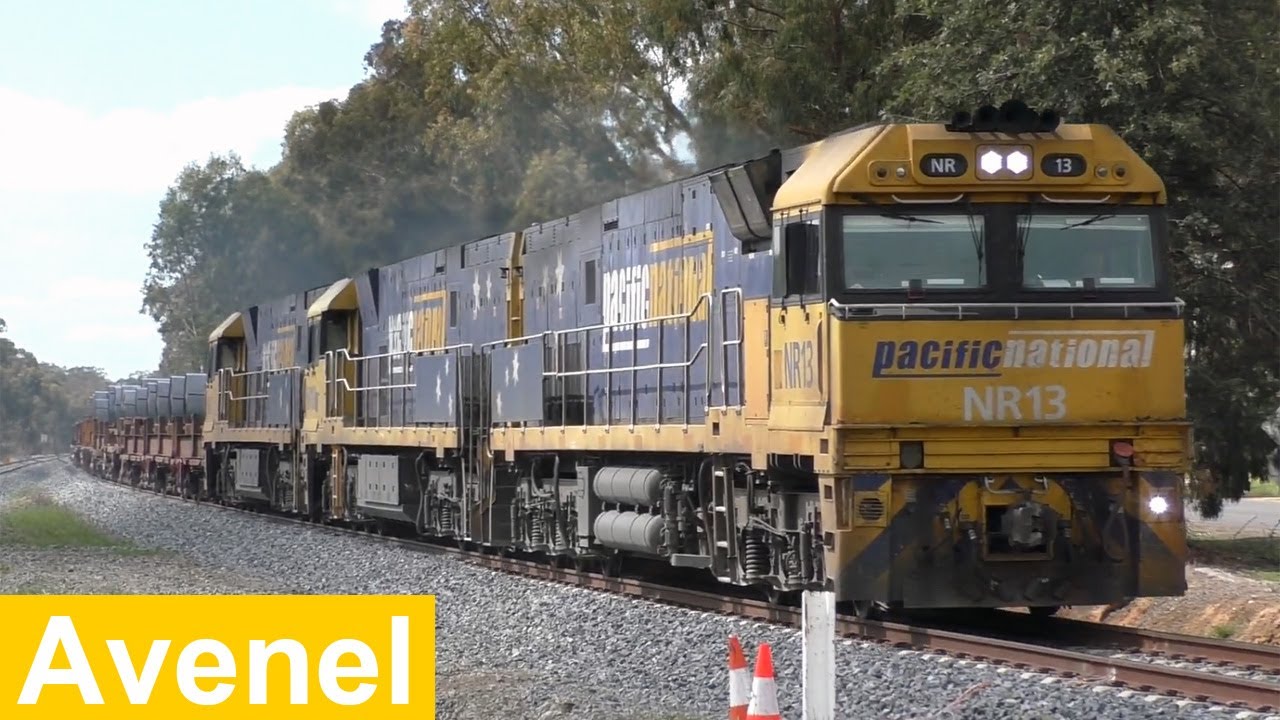 Some Freight Trains at Avenel - 7MW2 & 7SM2