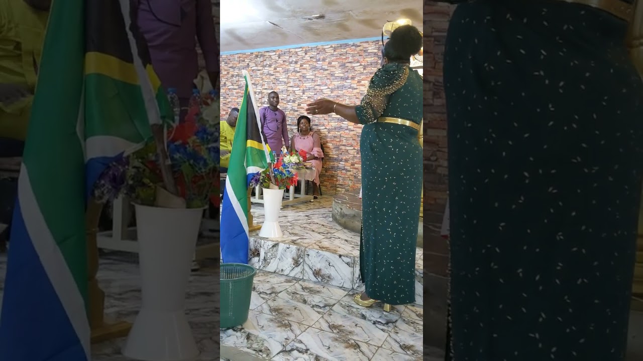 *MINISTER ELIZABETH TEKEH LIVE IN DOMINION MINISTRY INTERNATIONAL.