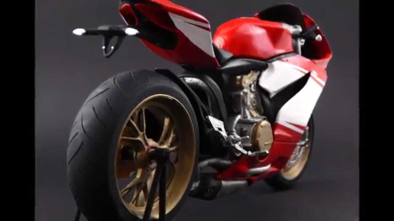 3D printed Ducati 1199 Superleggera scale model kit