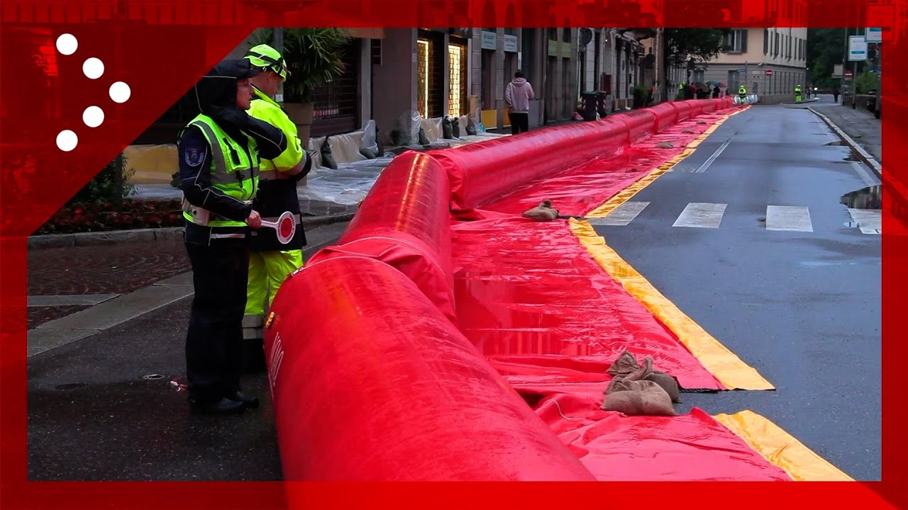 Alluvione a Monza, montato un argine gonfiabile per difendere il centro città dalla piena del Lambro