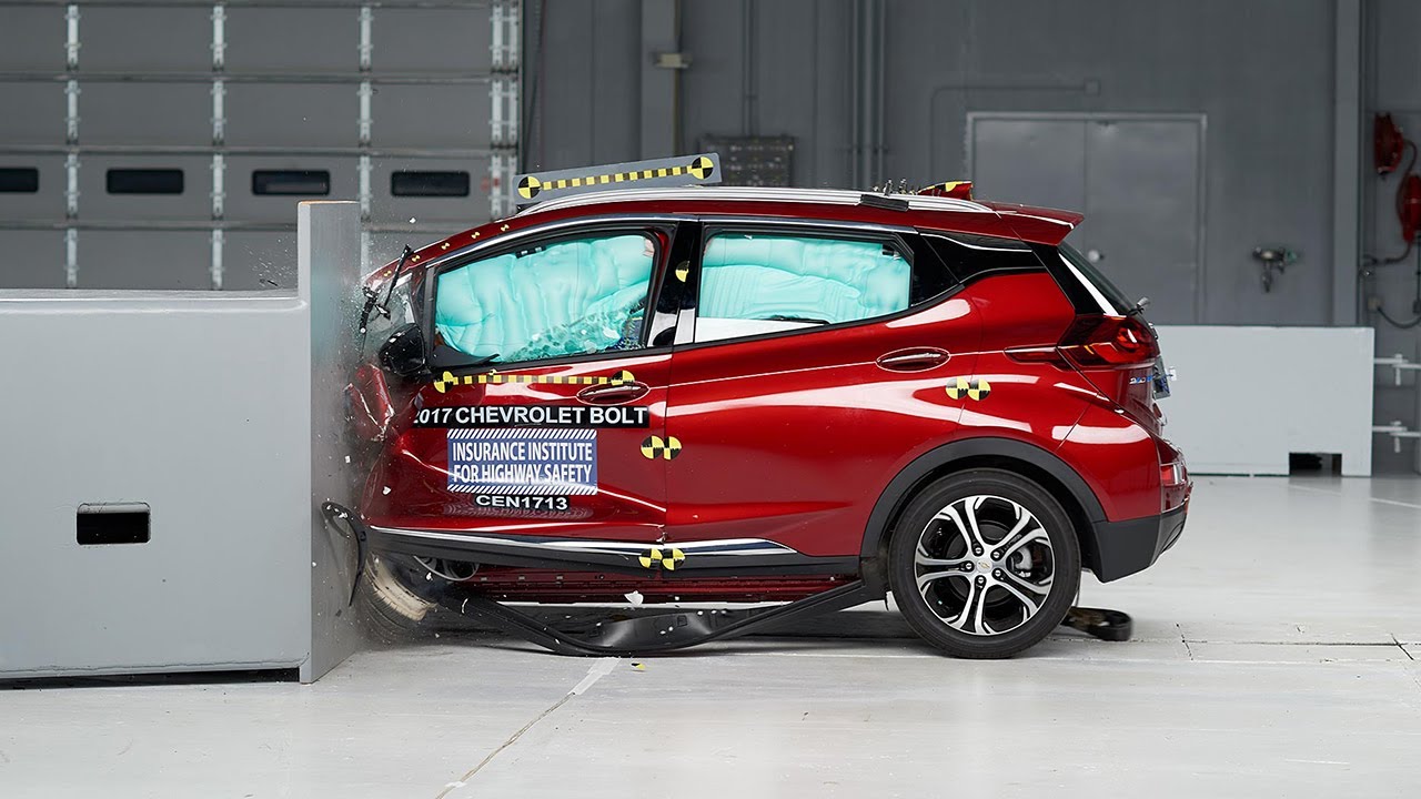 2017 Chevrolet Bolt driver-side small overlap IIHS crash test