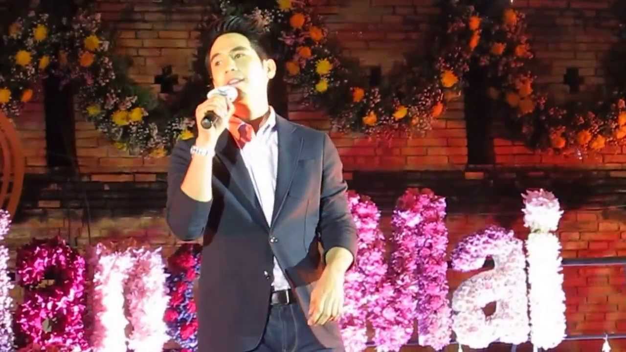 โป๊ป-ธนวรรธน์ เพลงใกล้ scrubb งานมหกรรมไม้ดอกไม้ประดับ@เชียงใหม่ 8-2-2014