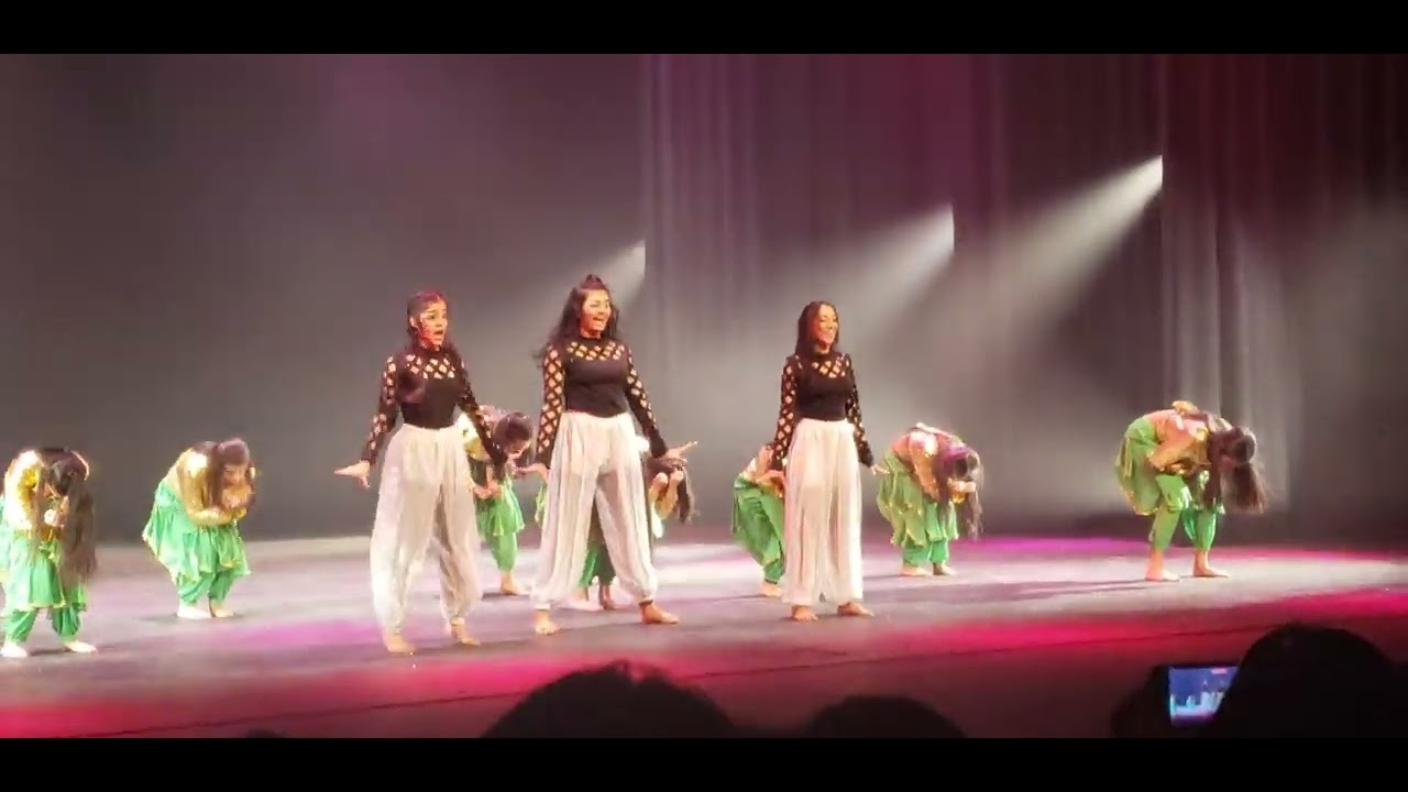 Troy high school bollywood performance 2022