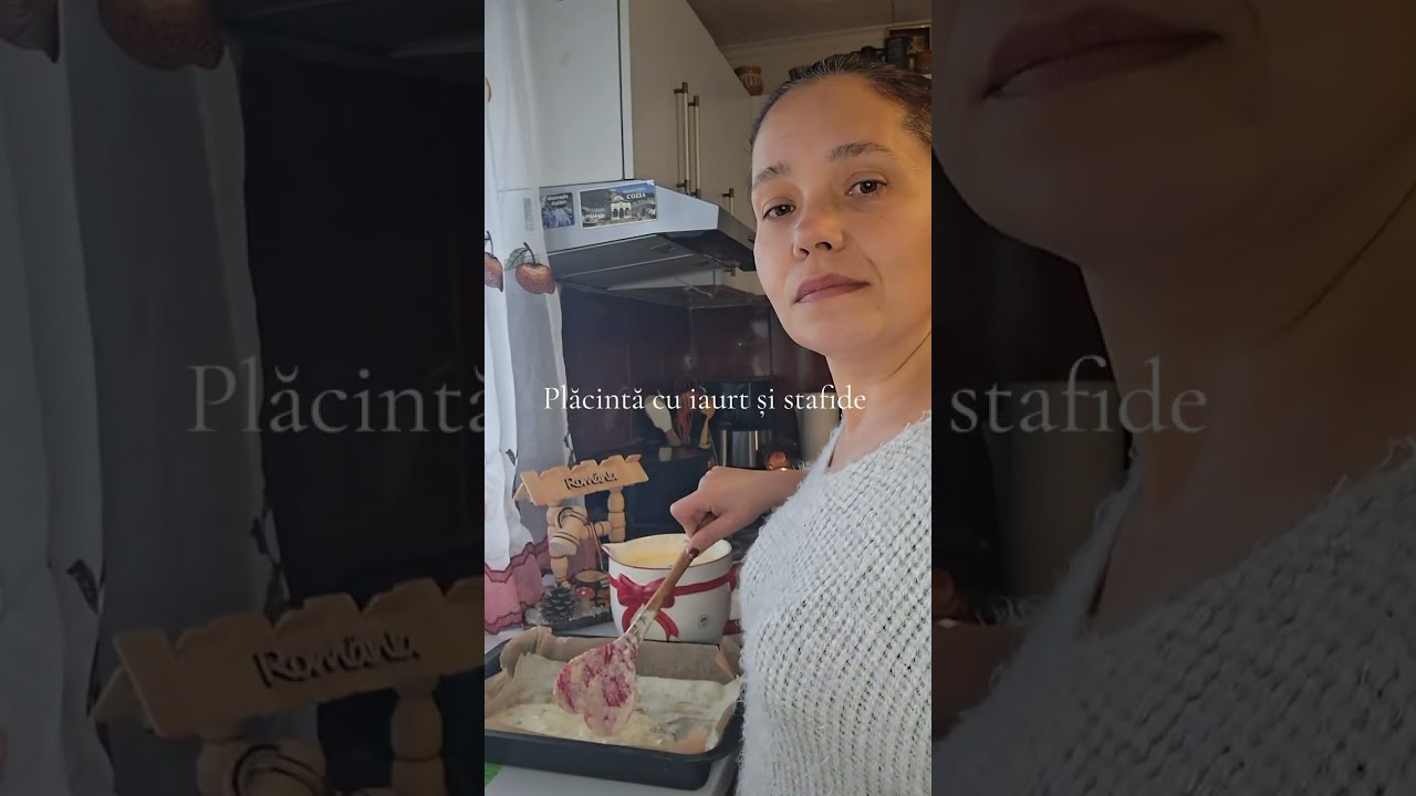 Plăcintă cu iaurt și stafide 