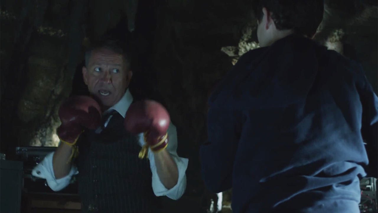 GOTHAM 2x06 Clip - Distractions from 