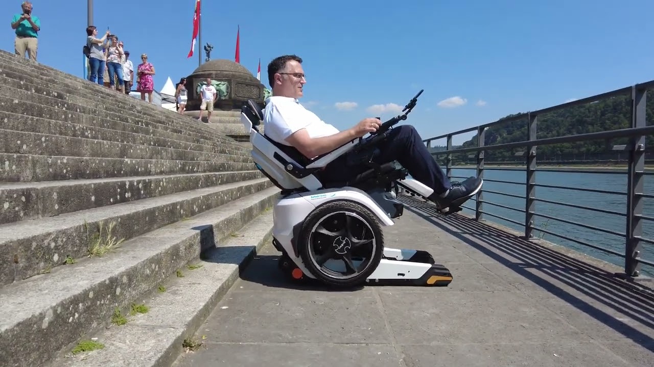 Scewo BRO am Deutschen Eck in Koblenz - Treppe Nr. 2 zum Rhein - Treppensteigen mit Rollstuhl(#94)