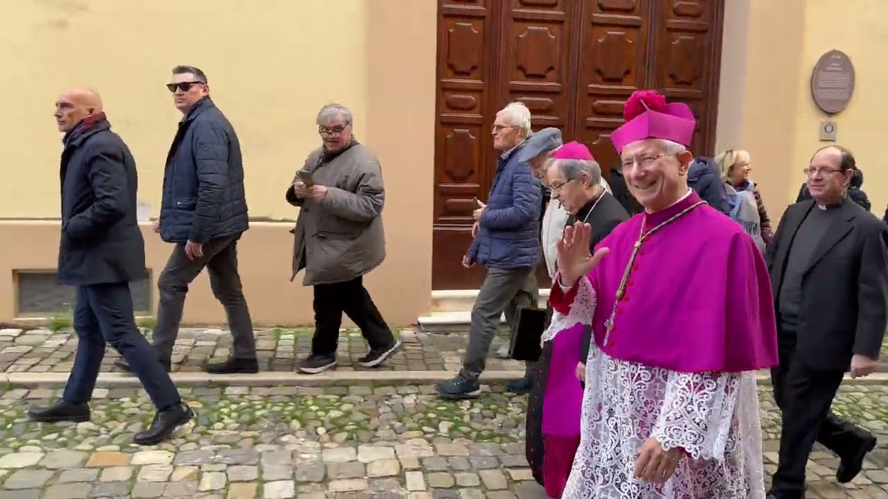 Ingresso a Cesena di Mons. Caiazzo: in cammino tra la folla da Piazza del Popolo alla Cattedrale