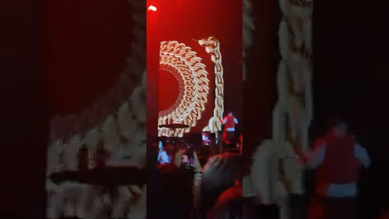 YSY A - DAME DROGA | TODO DE ORO [EN VIVO OBRAS 28/05]