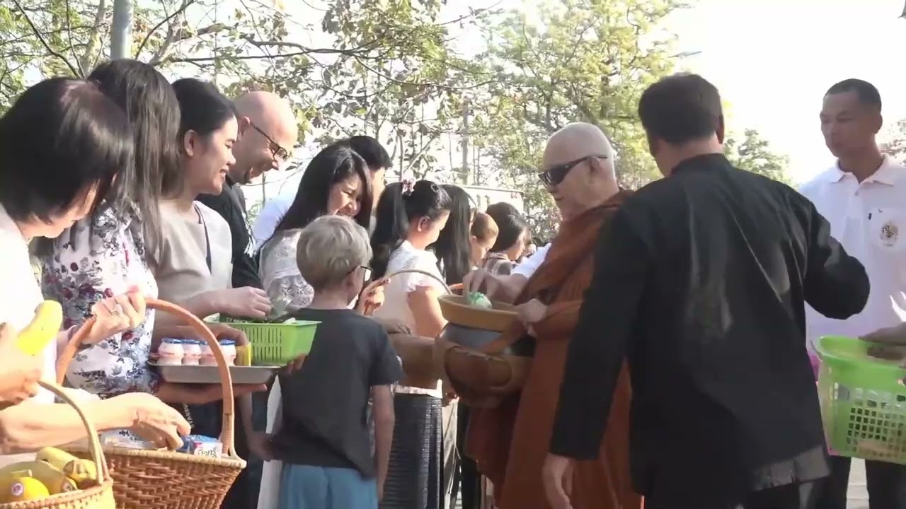 2569 02 15 หลวงพ่อสุธรรม สุธัมโม เทศน์อบรมพระโครงการแลกเปลี่ยนพระภิกษุนานาชาติ ณ วัดป่าบ้านตาด 01 35