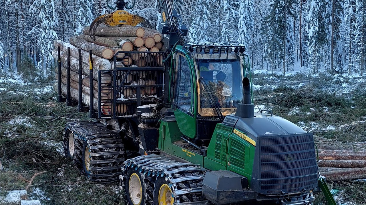 John deere 1210G | kuormaus ja purku | Logging in finland