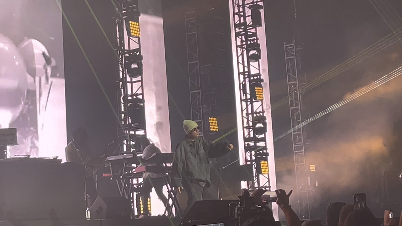 Justin Bieber - where are you now live FRONT ROW jingle bell ball