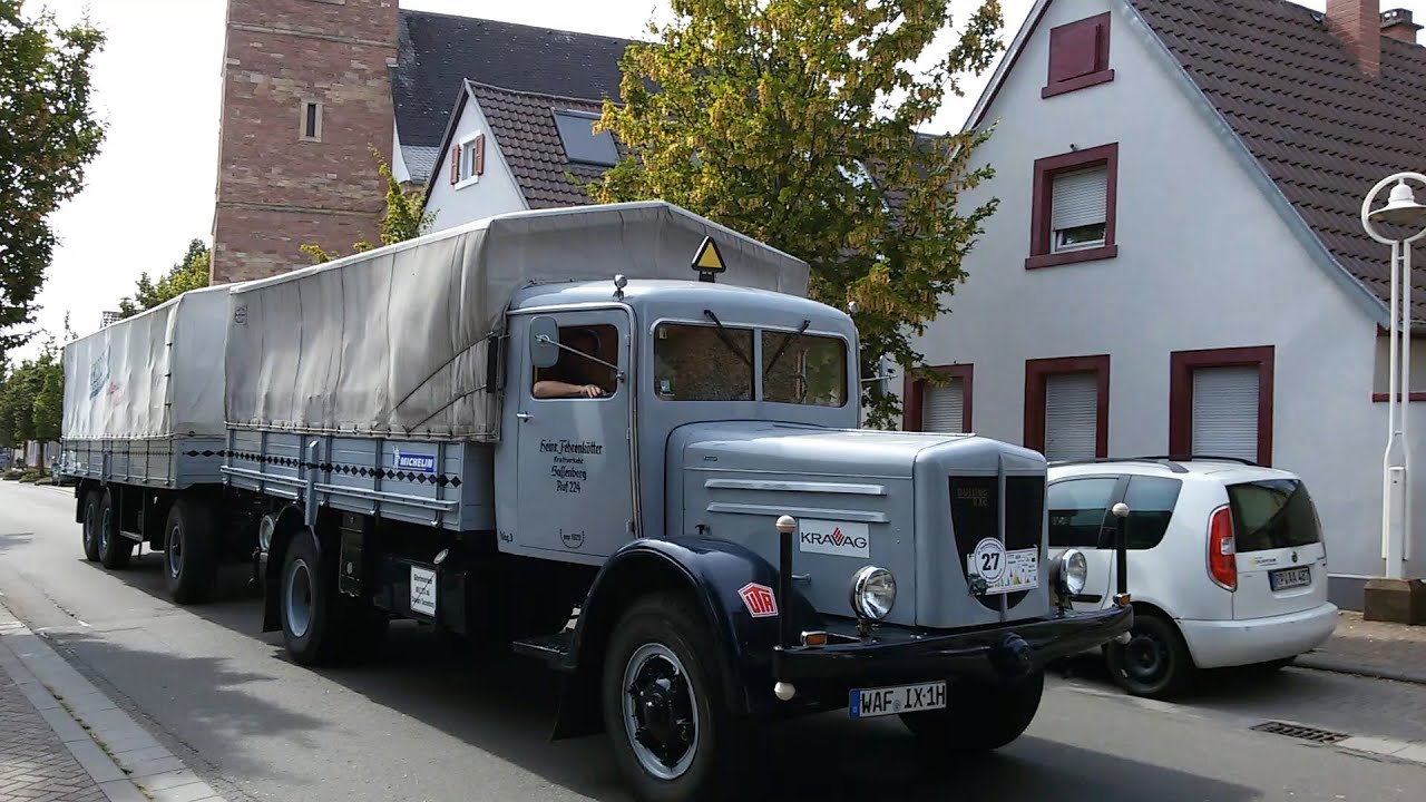 Oldtimer LKW auf dem Weg nach Speyer