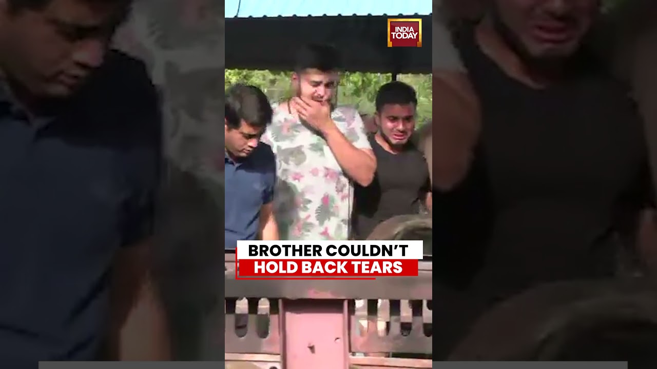 Brother&rsquo;s Cry at Twisha&rsquo;s Funeral Will Break You #twishasharmacase #twishasharmadeath #lastrites