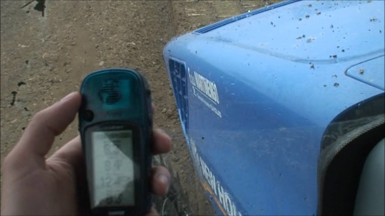 Fendt 939 vs New Holland T8.390 Plowing