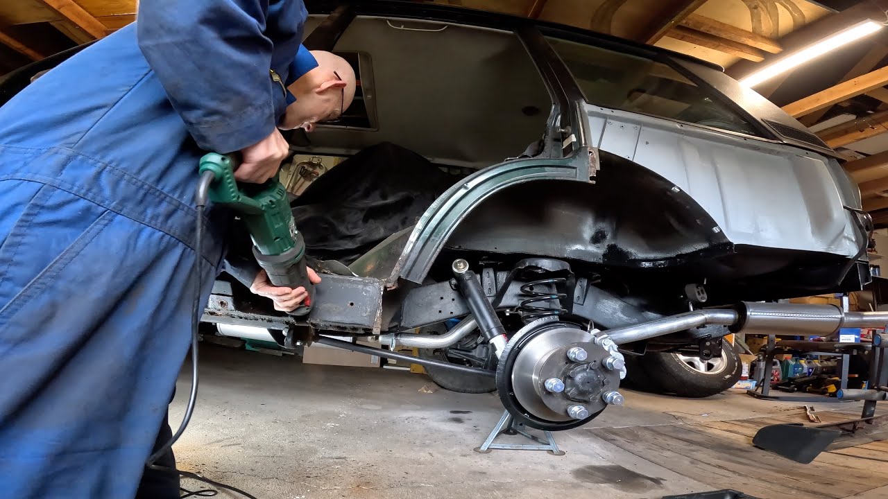 Range Rover Classic LH sill removal. MregRangieResto EPISODE 36.