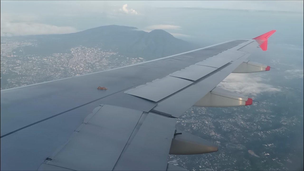Así se ve San Salvador desde el avion de Avianca aterrizaje en El Salvador Av567
