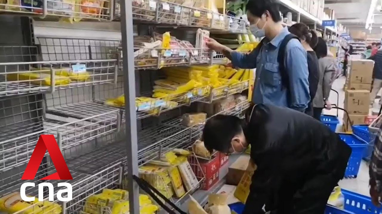 COVID-19 outbreak in Beijing stokes lockdown fears, sparks panic buying
