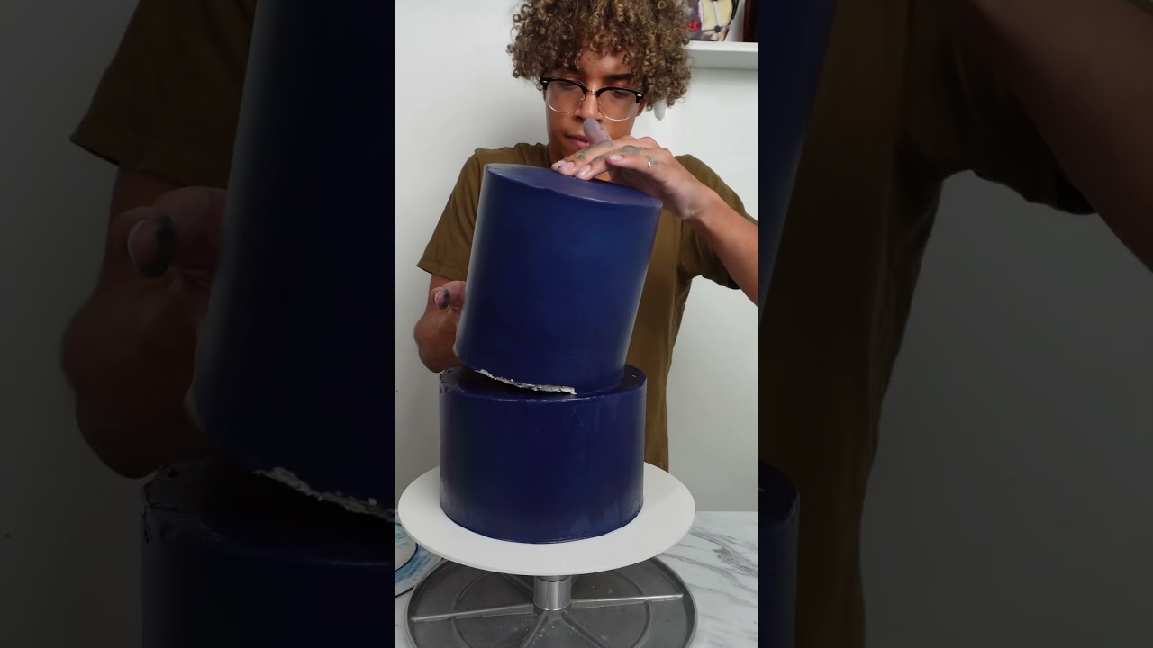 Изготовление двухъярусного торта с масляным кремом #украшениеторта #выпечка #изготовлениеторта