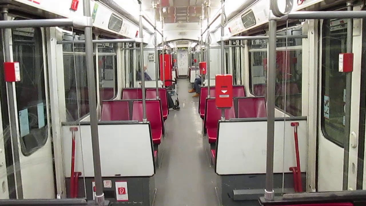 Innenraum Stadtbahn 2049 in Köln, Linie 5