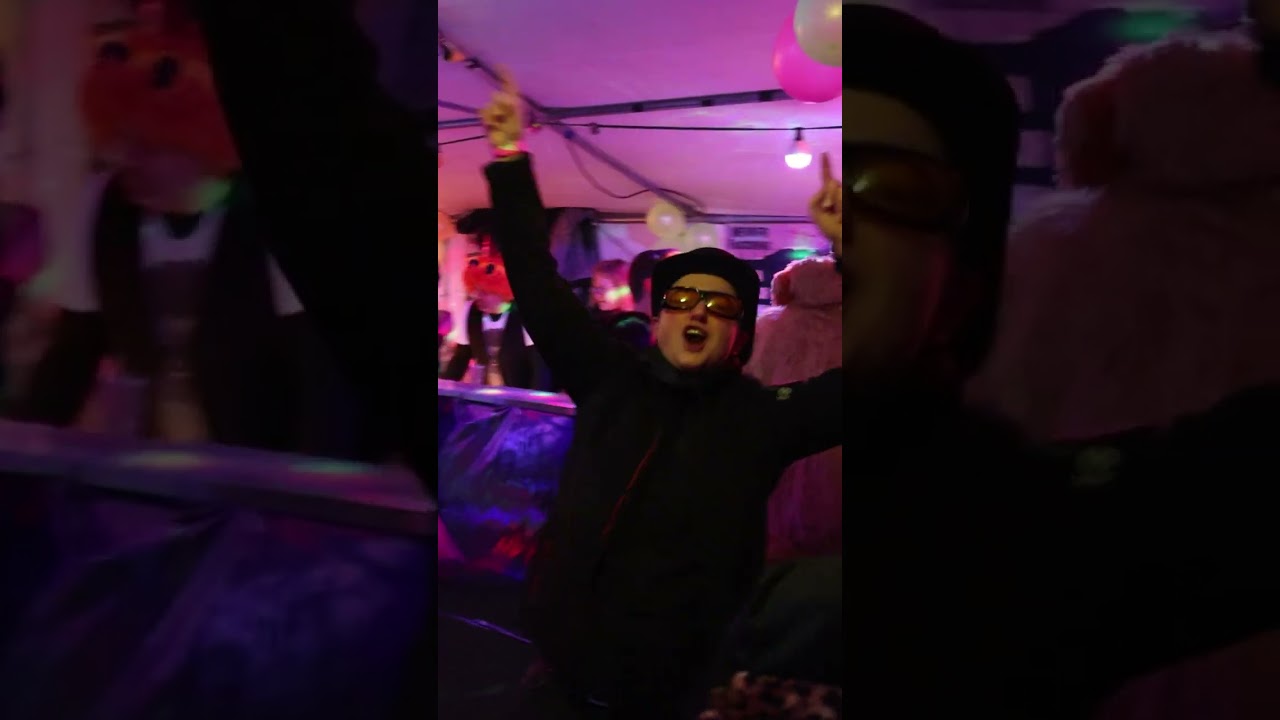 Weiberfasching Moosbach 2023 - Die Marktgemeinde feiert bis zum Abwinken #Shorts #Short
