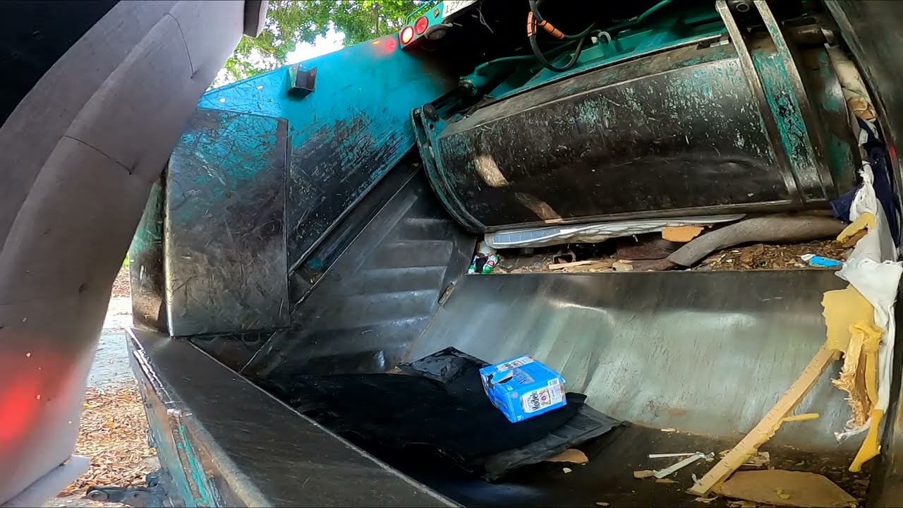 Bulky Truck: ASMR Satisfying Crushing Sounds!!!  Keeping Bulk waste off the streets!!