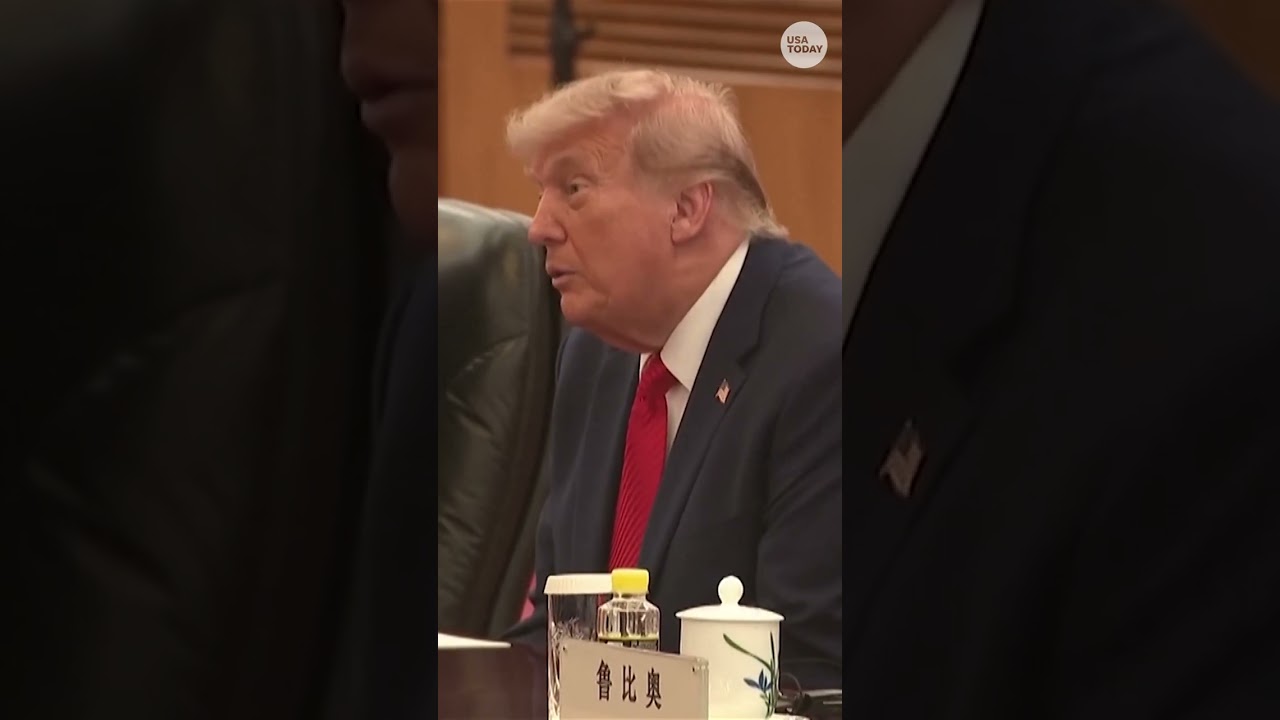 Президент Трамп встречается с председателем КНР Си Цзиньпином в Пекине.