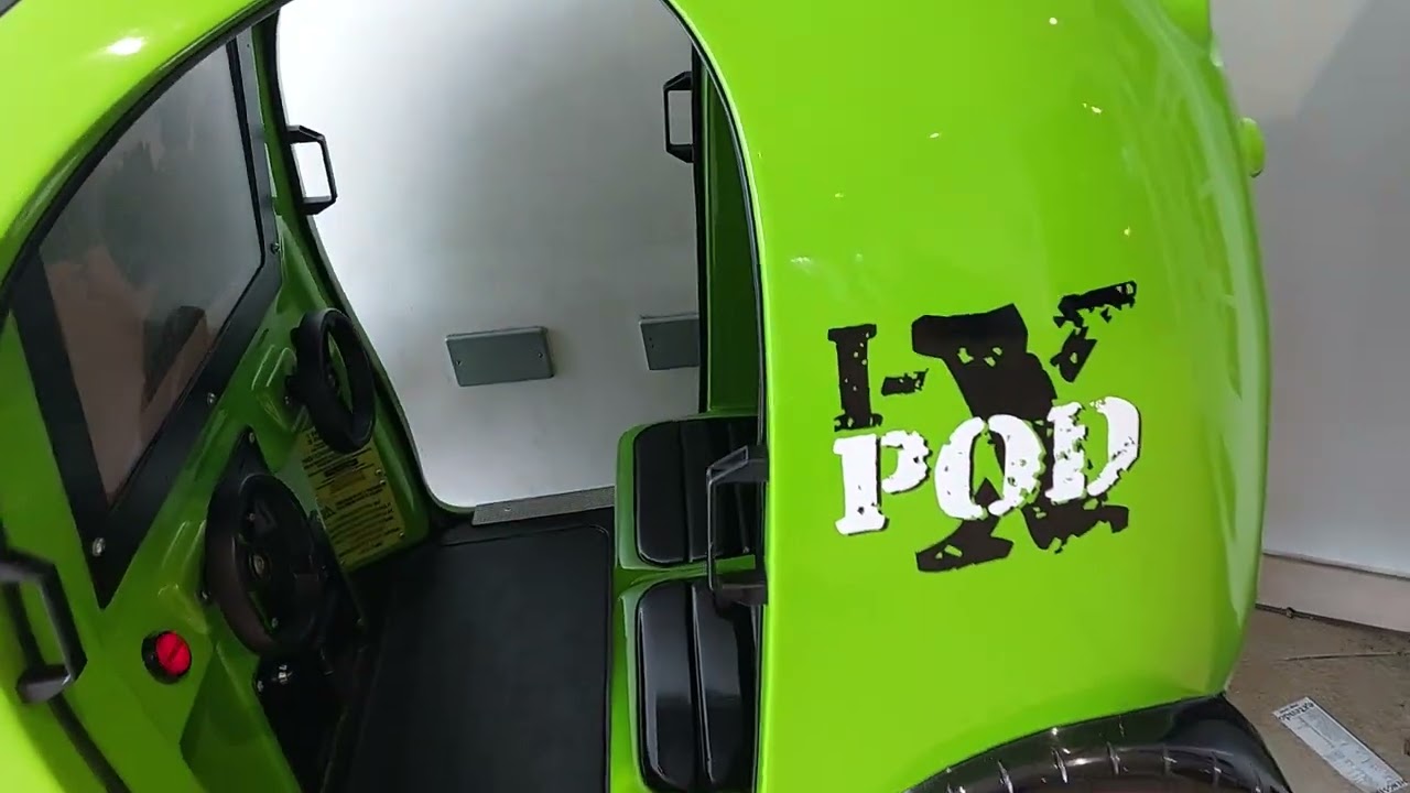 Jolly Roger Green IX Pod Kiddie Ride