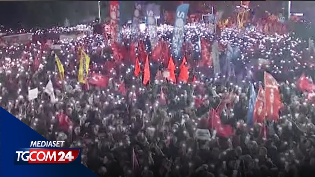 Turchia, 37 persone in custodia per aver condiviso post sul sindaco di Istanbul arrestato