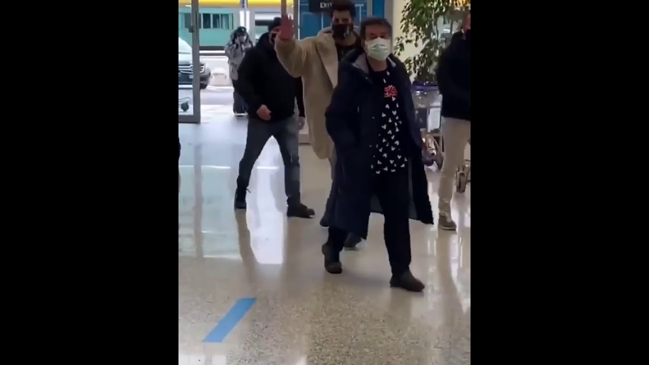 Can Yaman Roma airport 10.01.2021