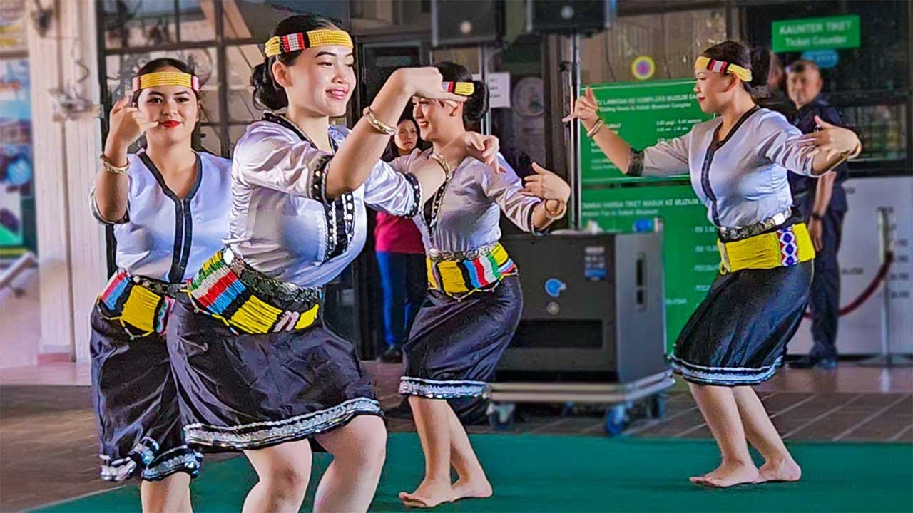 Traditional Dance by Sabah Lundayeh