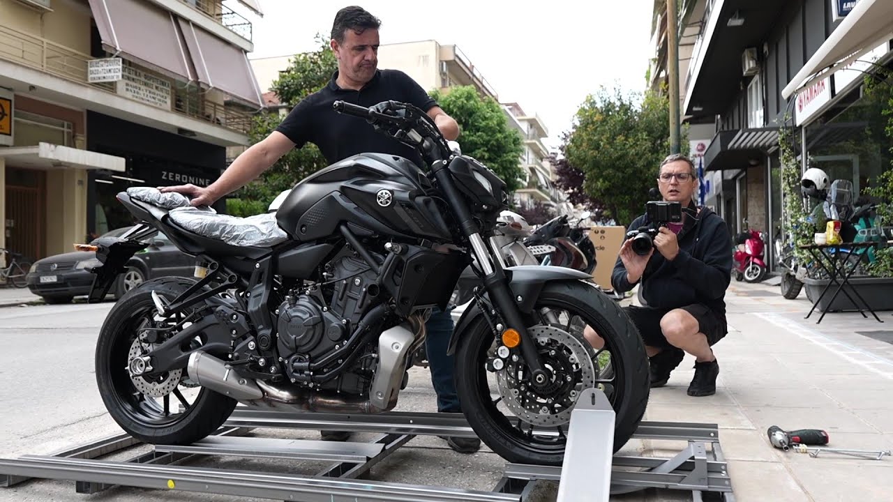 unboxing YAMAHA MT-07 full black 2024 motorcycle