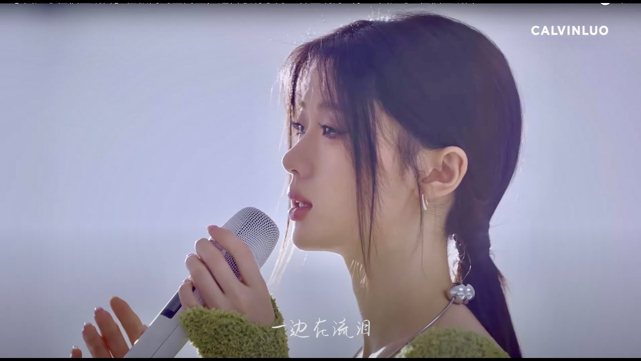 【单依纯 在夜里跳舞】在极简的空间里，这首歌有了另一种呈现方式。#单依纯 #在夜里跳舞