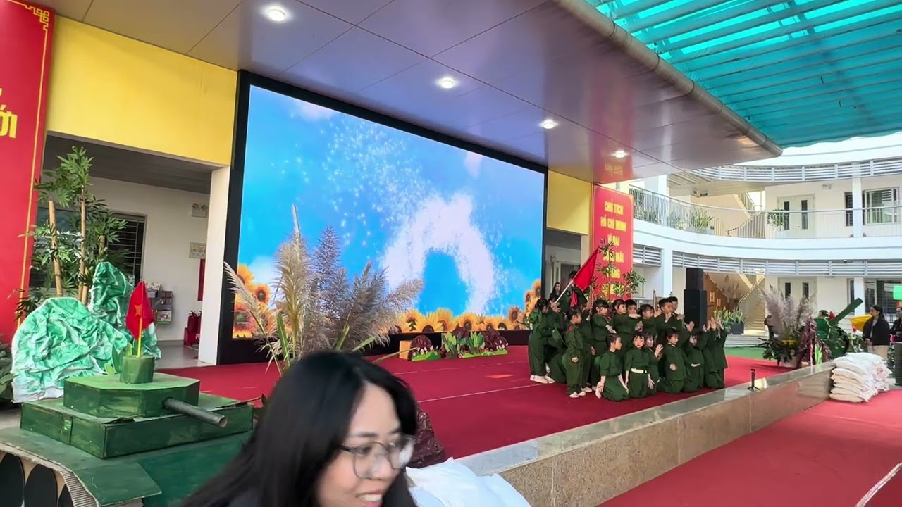 Văn nghệ 22/12 mầm non Sao Khuê Mashup “Đường lên phía trước-khát vọng hoà bình- mẹ yêu con”